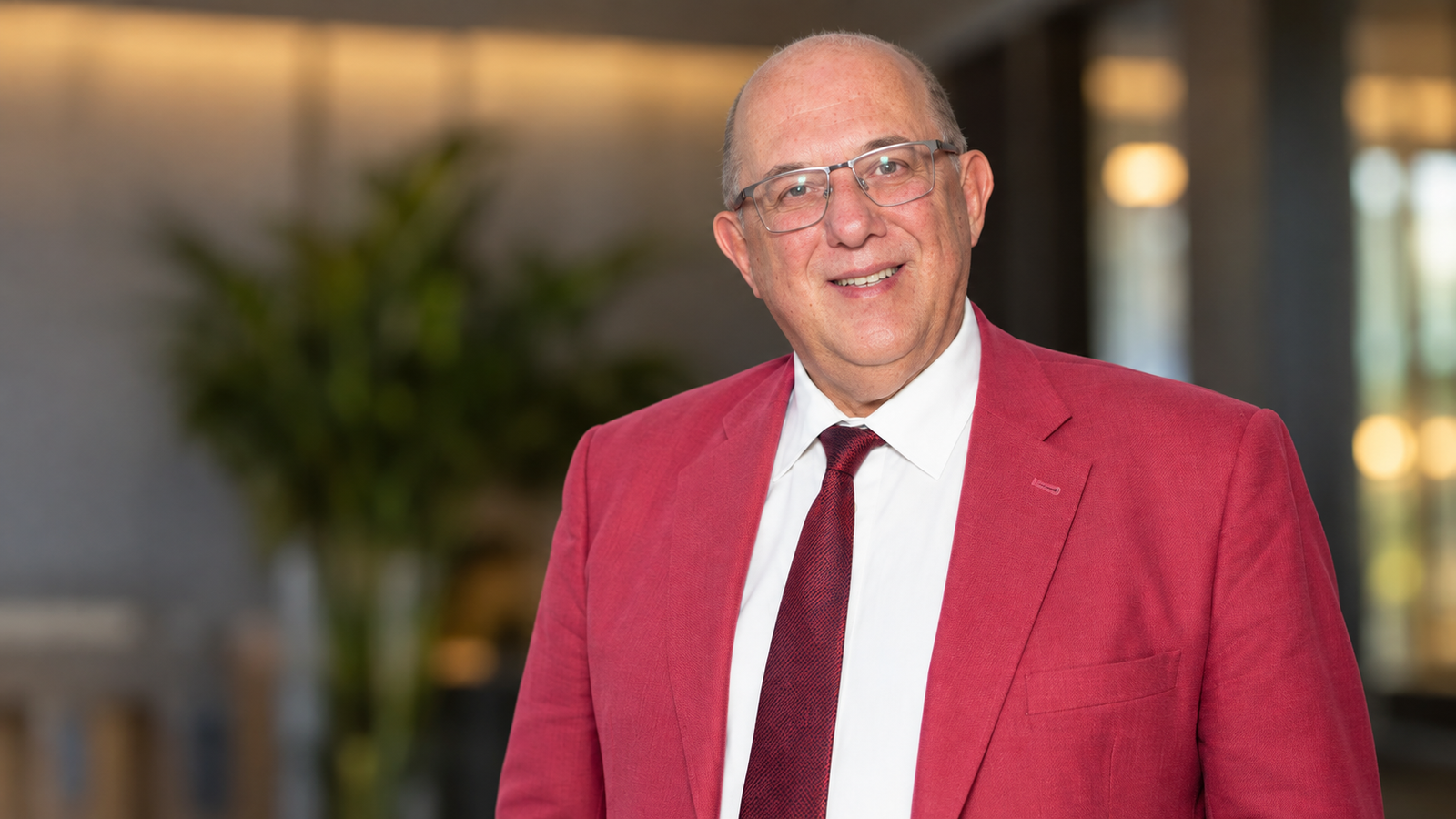 Retrato del Dr. Raúl Germán Rodríguez, médico especialista en Medicina Familiar y Comunitaria
